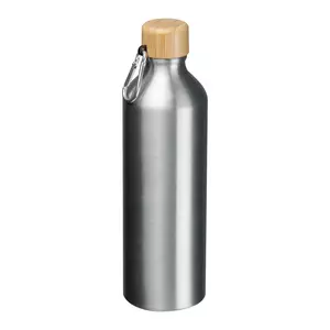 Újrahasznosított alumíniumból készült ivópalack